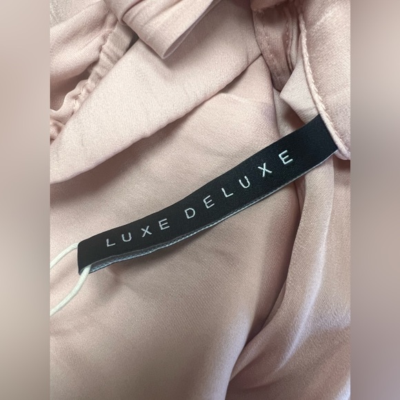 Luxe Deluxe NWT Look Twice Cold Shoulder Ruffle Top in Blush Size 4 - Picture 9 of 12